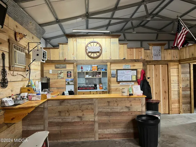 $375,000 | 381 Elam Street, Gordon, GA 31031