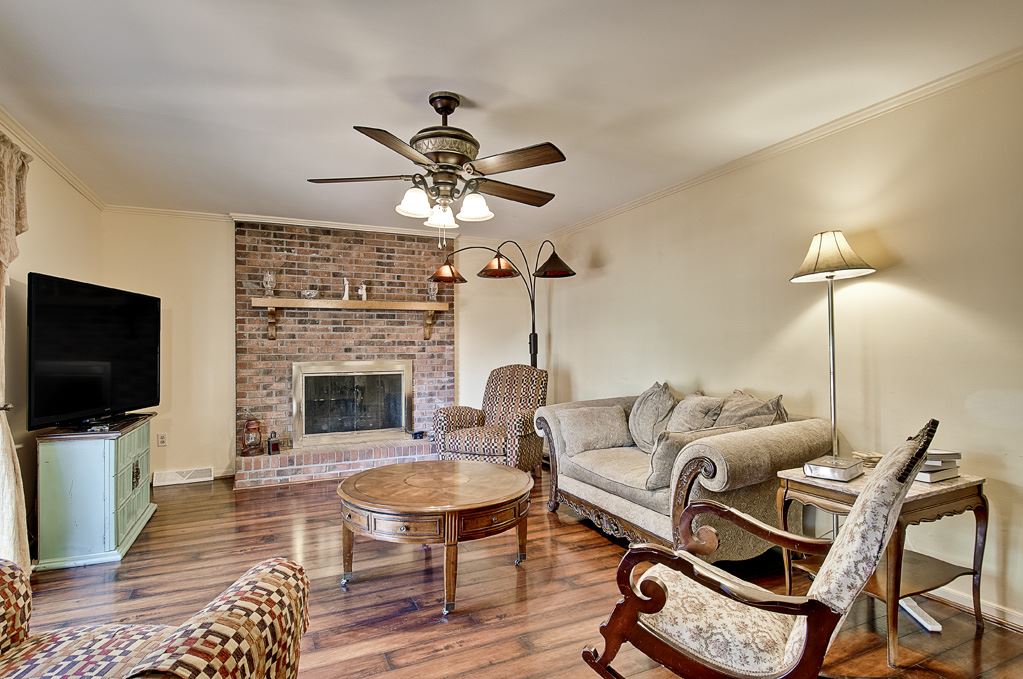 203 Spring Meadow Road Simpsonville, SC 29680 - Photo 2 of 34 Gallery Image 2