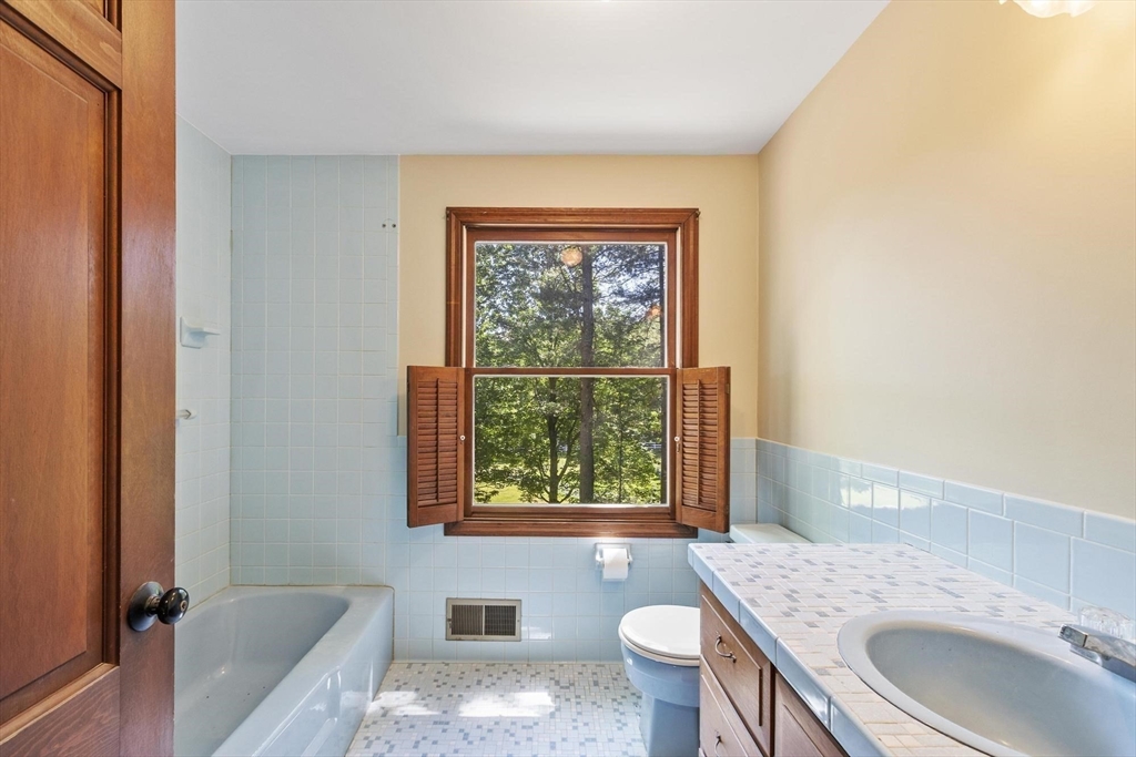 9 Laurel Lane Princeton, MA 01541 - Photo 23 of 35