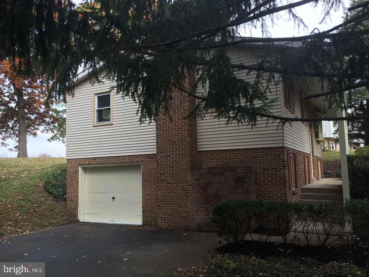 6010 Willow Spring Road Harrisburg, PA 17111 - Photo 2 of 12 Gallery Image 2
