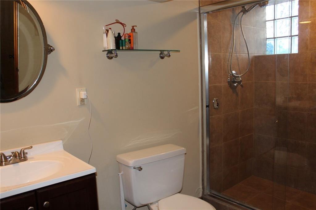 184 Richbarn Road Pittsburgh, PA 15212 - Photo 15 of 16 Updated 2nd full bathroom with huge ceramic shower.