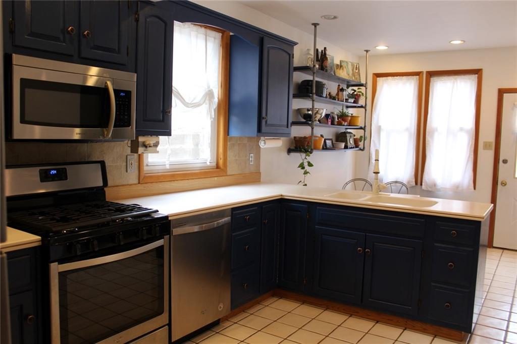 184 Richbarn Road Pittsburgh, PA 15212 - Photo 4 of 16 Spacious kitchen features an eat-in area.