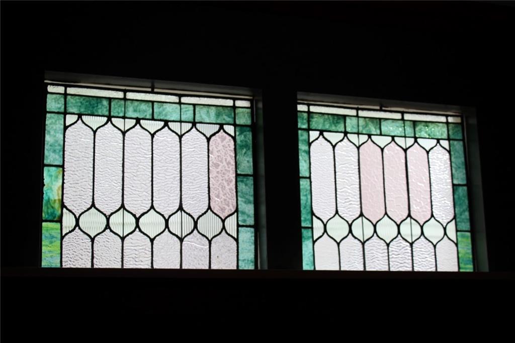 184 Richbarn Road Pittsburgh, PA 15212 - Photo 6 of 16 Double stained glass windows in dining room.