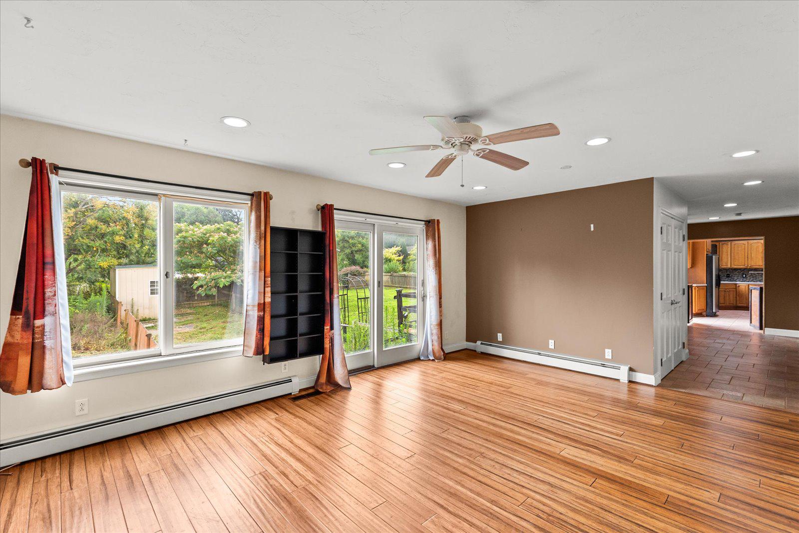 333 Newcomer Road Windsor, PA 17366 - Photo 10 of 112 Family room