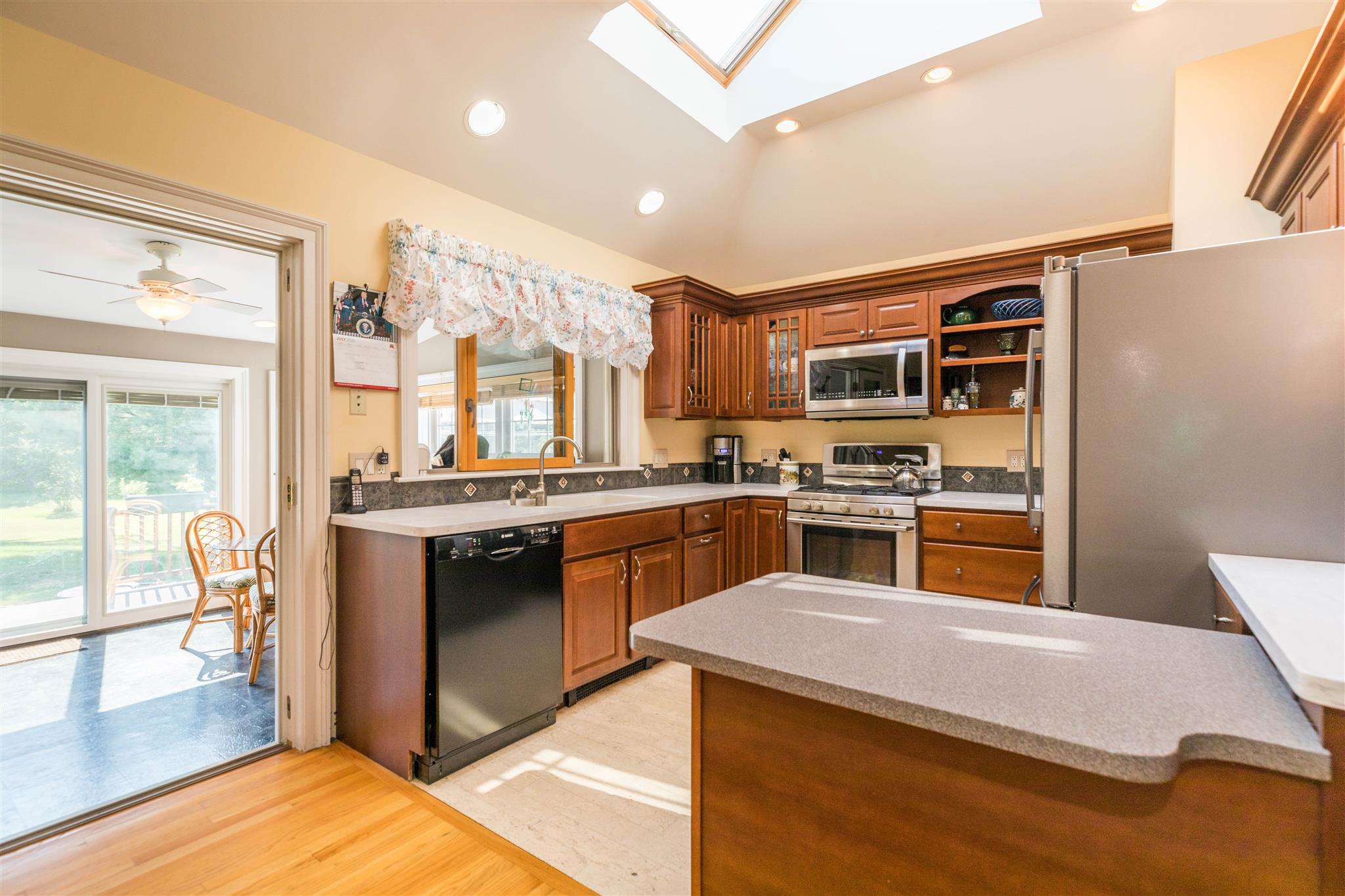 48 Fernald Road Kittery, ME 03904 - Photo 4 of 34 Gallery Image 4