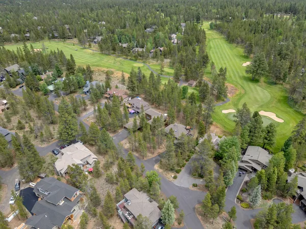 $1,150,000 | 57598 White Elm, Unit 15, Sunriver, OR 97707