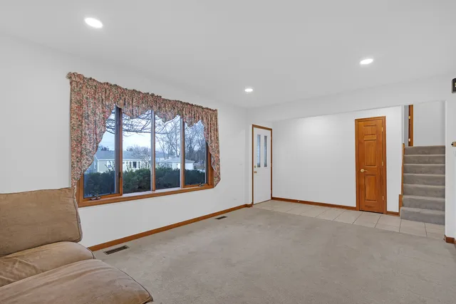 $3,400 | 1N280 Morse Street, Carol Stream, IL 60188