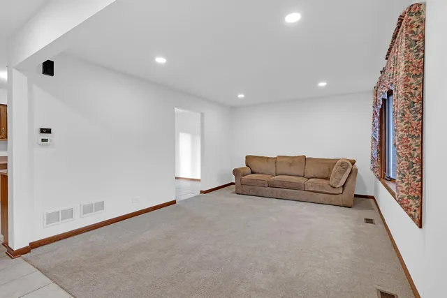 $3,400 | 1N280 Morse Street, Carol Stream, IL 60188