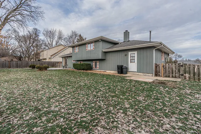 $3,400 | 1N280 Morse Street, Carol Stream, IL 60188