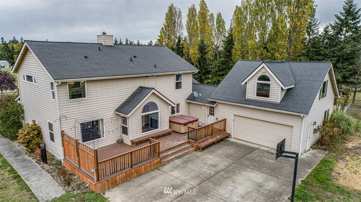 243 Griffith Farm Road Sequim, WA 98382 - Photo 27 of 35 front view of house with a yard