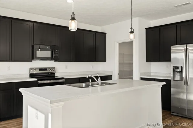 $389,900 | 7002 Creekside Court, Floyds Knobs, IN 47119