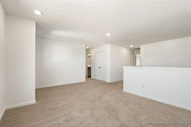 $389,900 | 7002 Creekside Court, Floyds Knobs, IN 47119