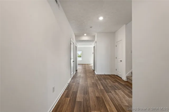 $389,900 | 7002 Creekside Court, Floyds Knobs, IN 47119