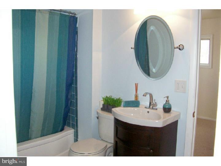 2822 Norcom Road Philadelphia, PA 19154 - Photo 15 of 25 Master Bathroom