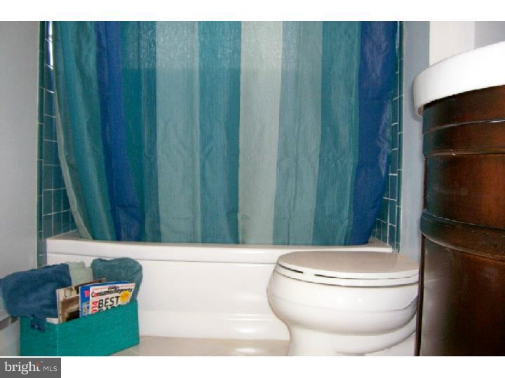 2822 Norcom Road Philadelphia, PA 19154 - Photo 16 of 25 Master Bathroom