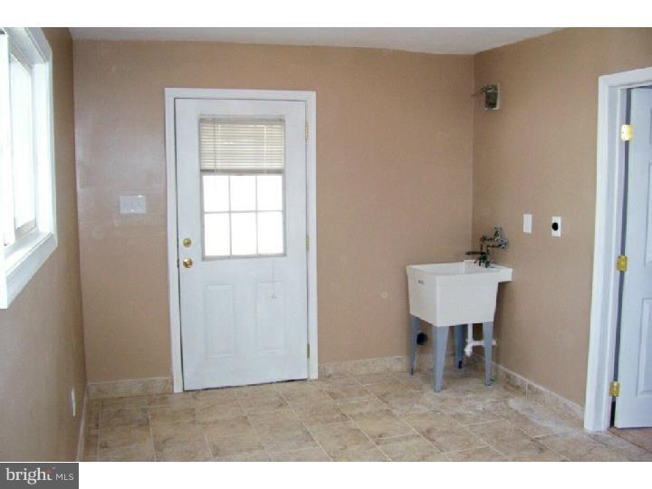 2822 Norcom Road Philadelphia, PA 19154 - Photo 21 of 25 Laundry Room