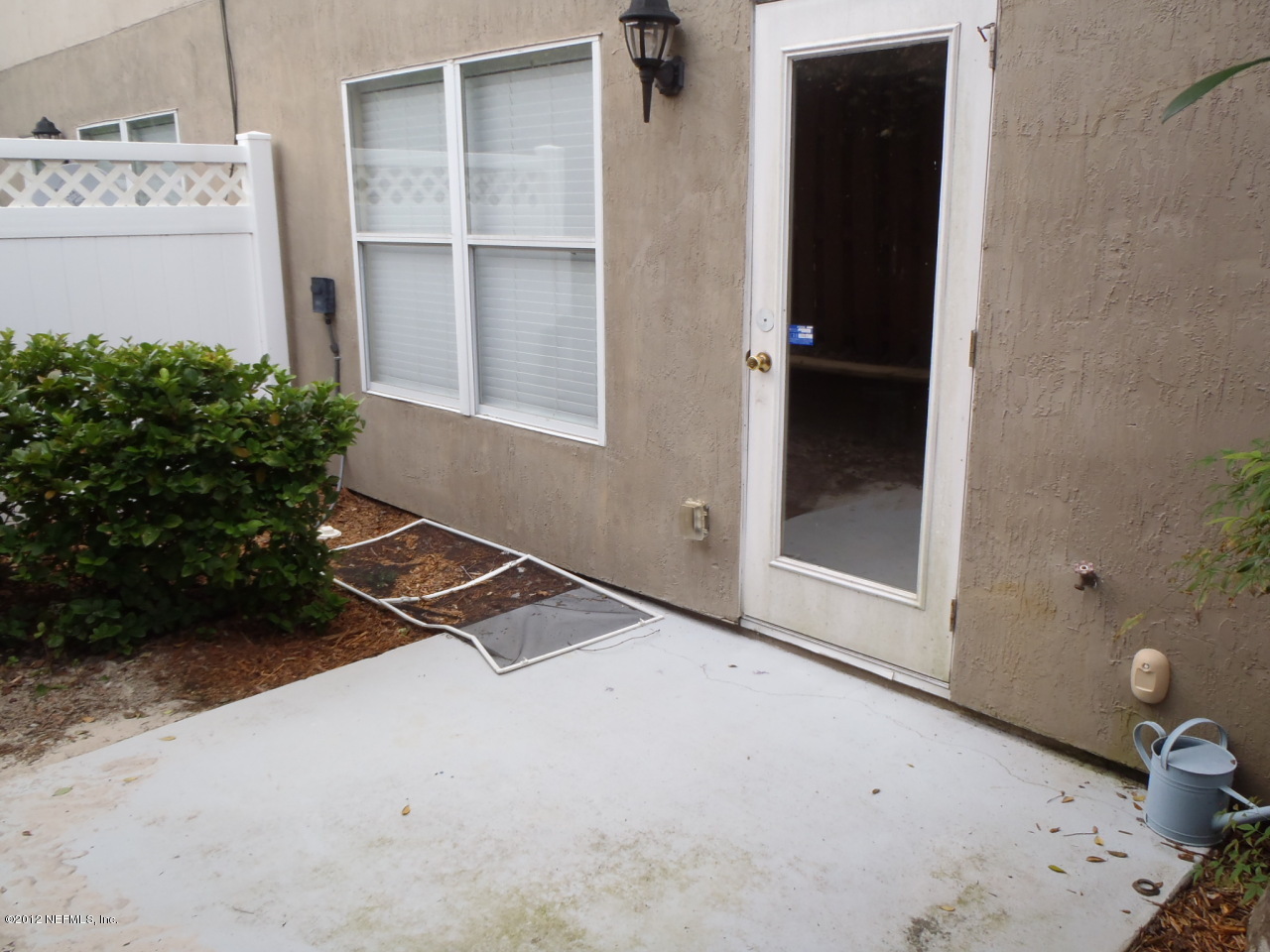 6700 Bowden Road, Unit 302 Jacksonville, FL 32216 - Photo 11 of 11 an empty room with windows