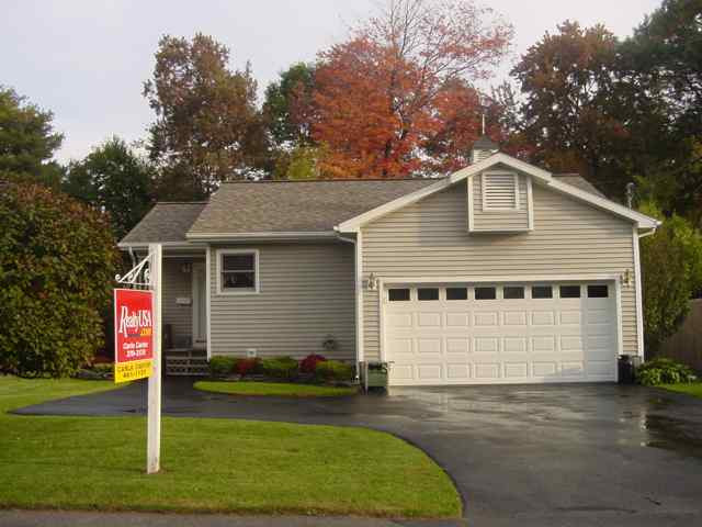 334 Clayton Road Schenectady, NY 12304 - Photo 1 of 12 Photo 1