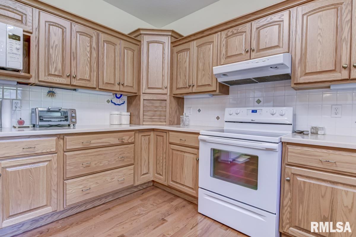 6501 Willow Springs Road Springfield, IL 62712 - Photo 13 of 38