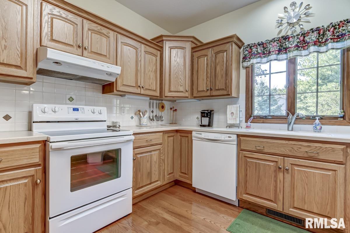 6501 Willow Springs Road Springfield, IL 62712 - Photo 14 of 38