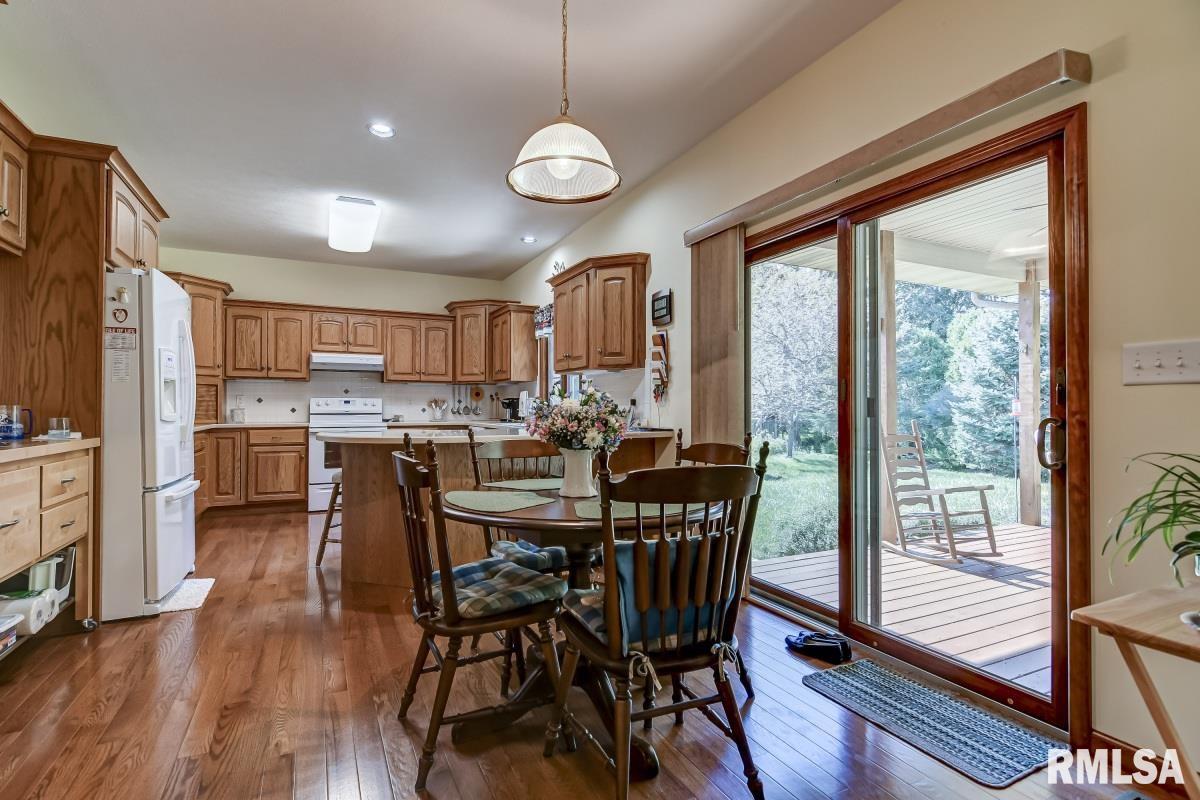 6501 Willow Springs Road Springfield, IL 62712 - Photo 10 of 38