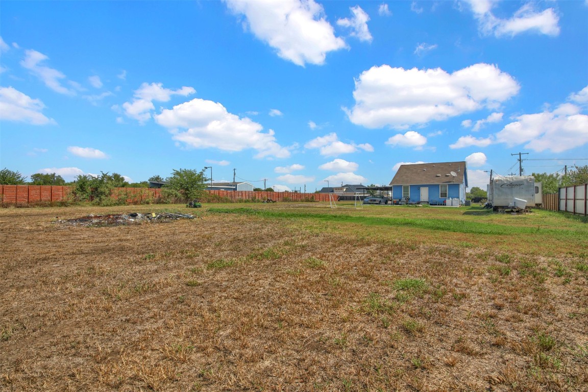 120 Rio Vista Ranch Road Dale, TX 78616 - Photo 22 of 22 a view of a town with an ocean