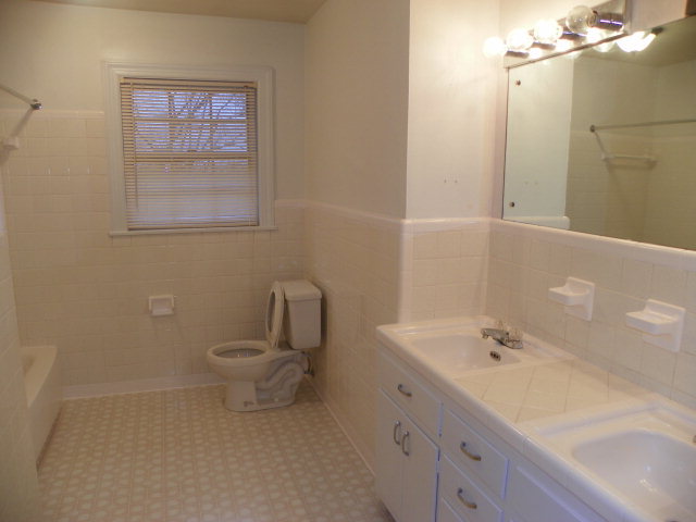 259 Patsy Avenue, Unit 14 Collinsville, VA 24078 - Photo 4 of 6 3