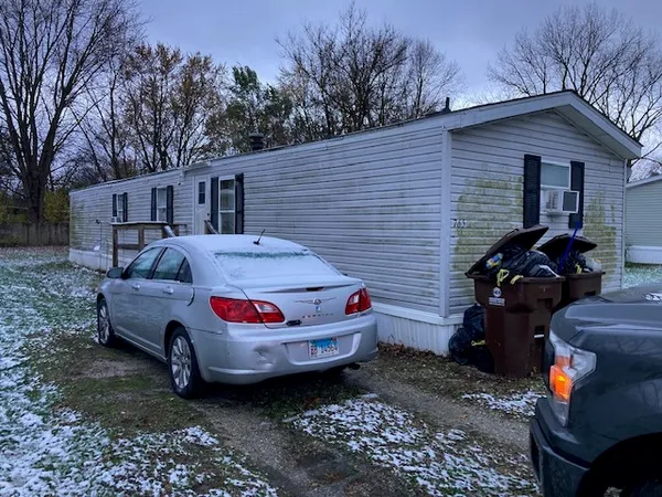 $69,900 | 765 East Elmo Court, Godley, IL 60407