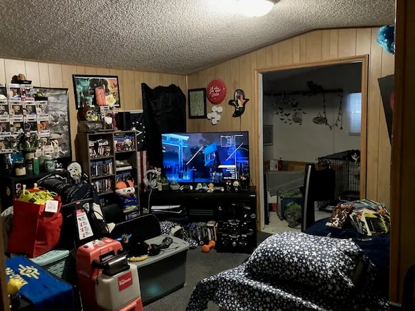 $69,900 | 765 East Elmo Court, Godley, IL 60407