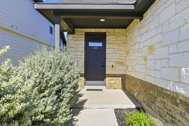 $2,000 | 13243 Forscher Crest, San Antonio, TX 78253