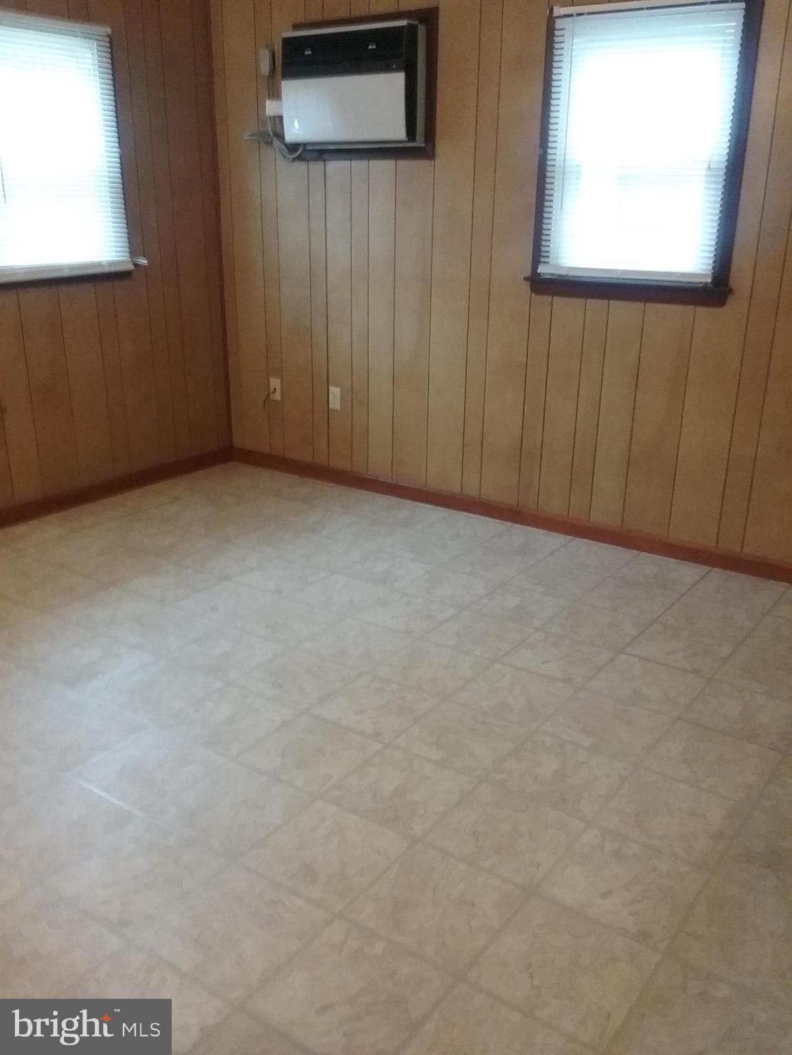 12710 Old Bridge Road, Unit 7 Ocean City, MD 21842 - Photo 7 of 12 Living room