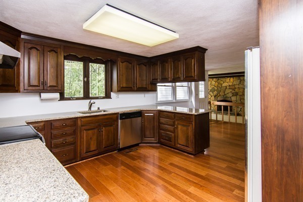 35 Stoney Brook Road Sherborn, MA 01770 - Photo 13 of 29 Gallery Image 13