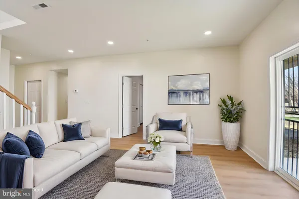 $599,999 | 2223 Roslyn Avenue, Baltimore, MD 21216