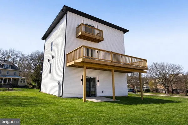 $599,999 | 2223 Roslyn Avenue, Baltimore, MD 21216