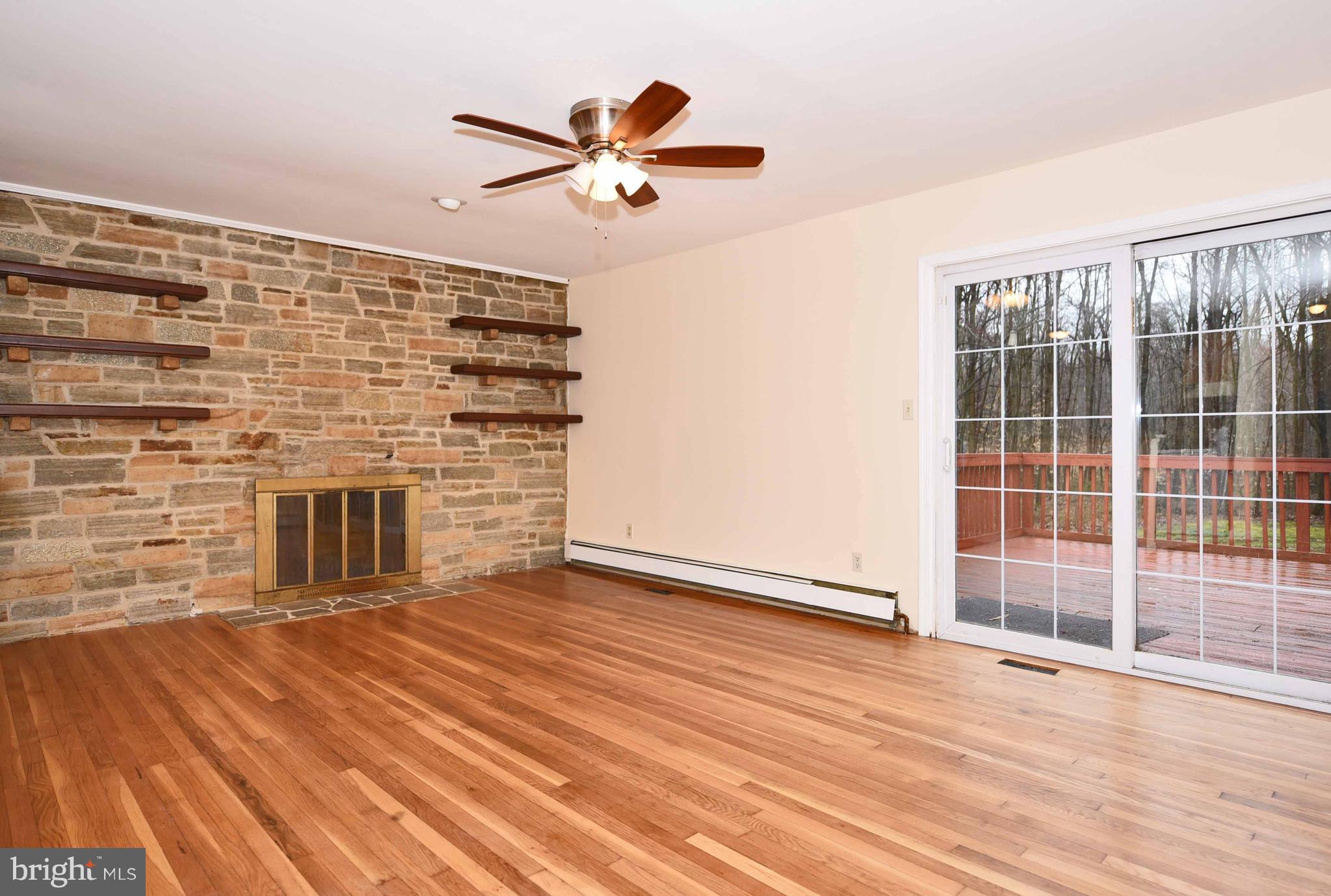 4035 Paddrick Road Darlington, MD 21034 - Photo 8 of 29 Living Room