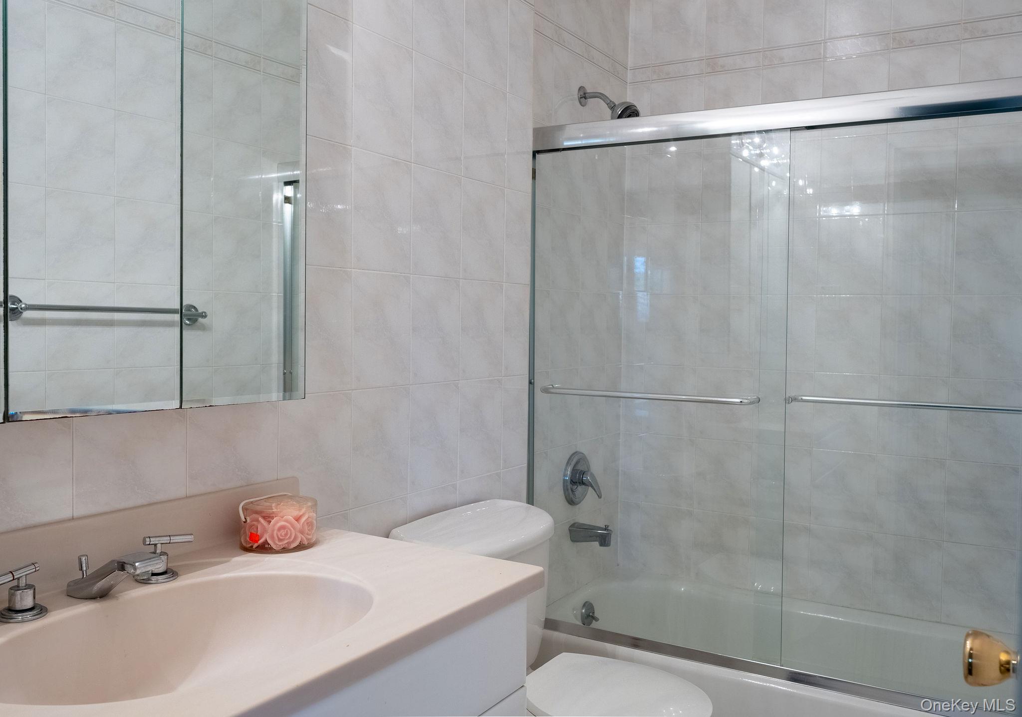 39 Deer Path Lane Syosset, NY 11791 - Photo 14 of 31
