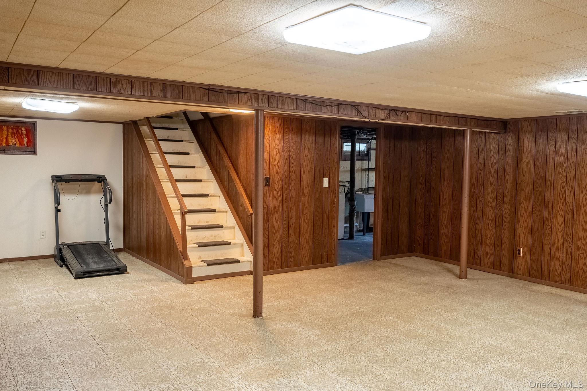 39 Deer Path Lane Syosset, NY 11791 - Photo 20 of 31