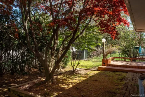 $1,099,000 | 39 Deer Path Lane, Syosset, NY 11791