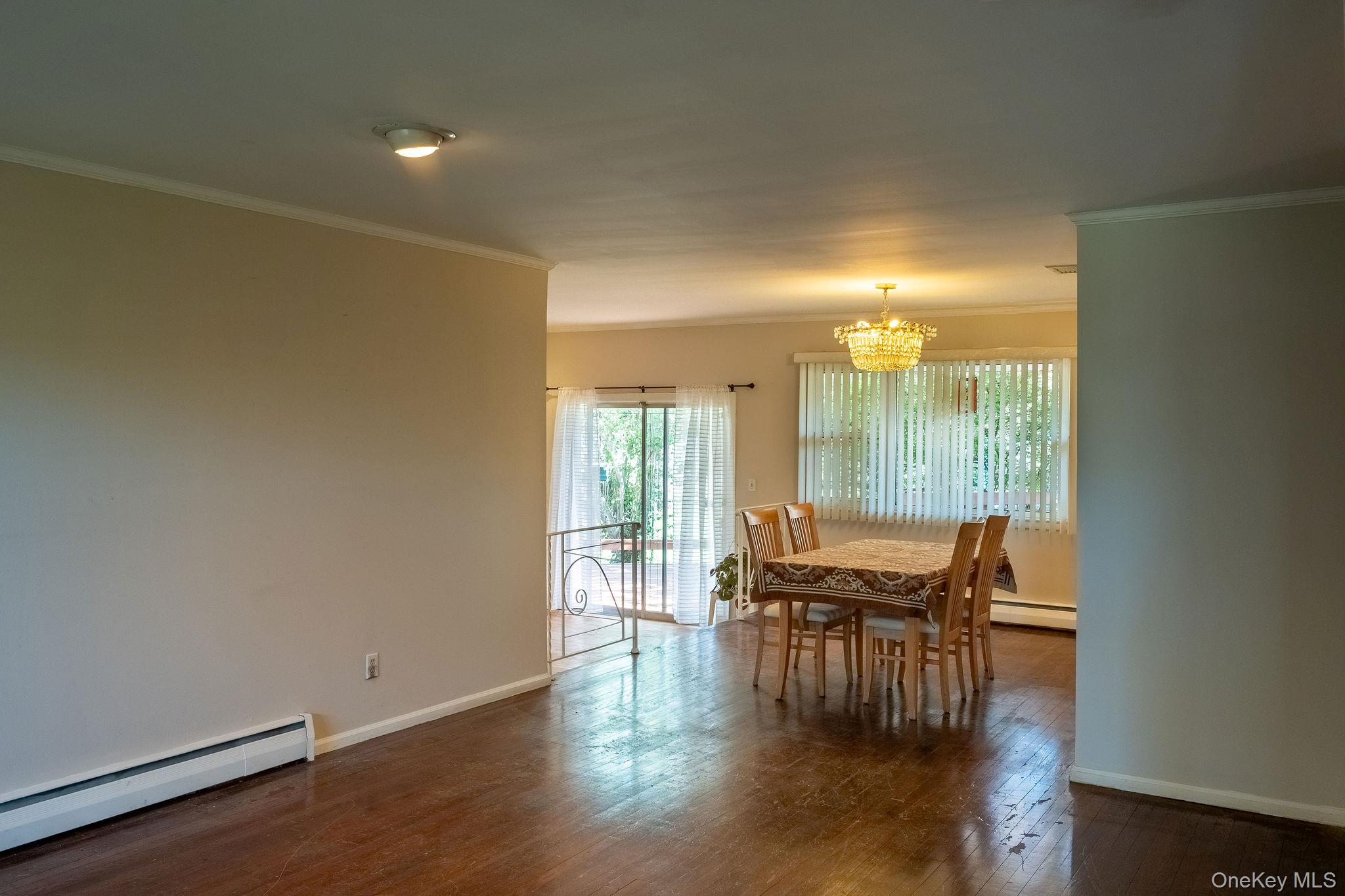 39 Deer Path Lane Syosset, NY 11791 - Photo 7 of 31