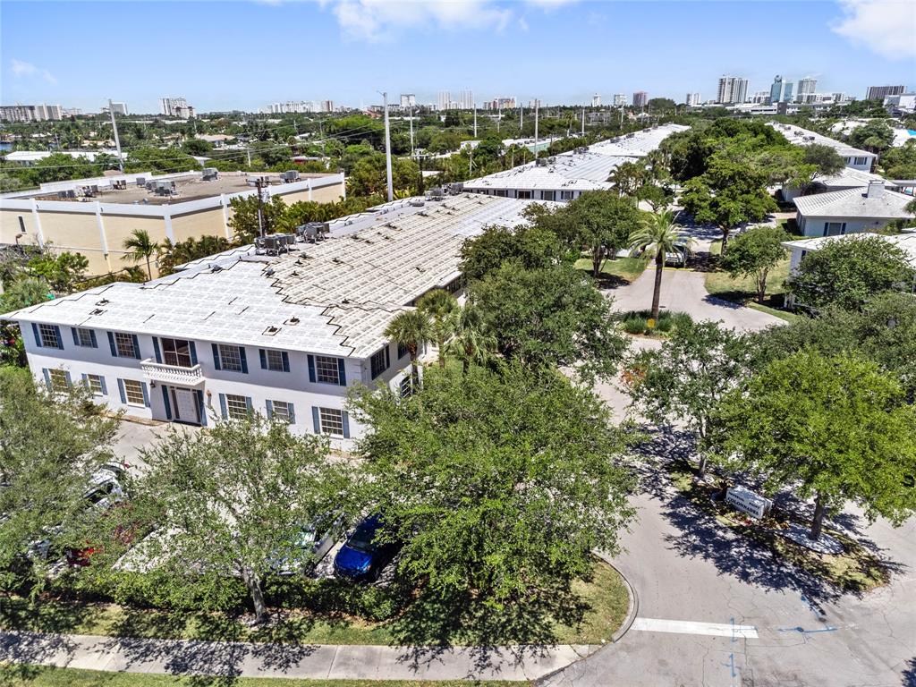 2151 Northeast 68th Street Fort Lauderdale, FL 33308 - Photo 40 of 45 a view of a city and a building in the background