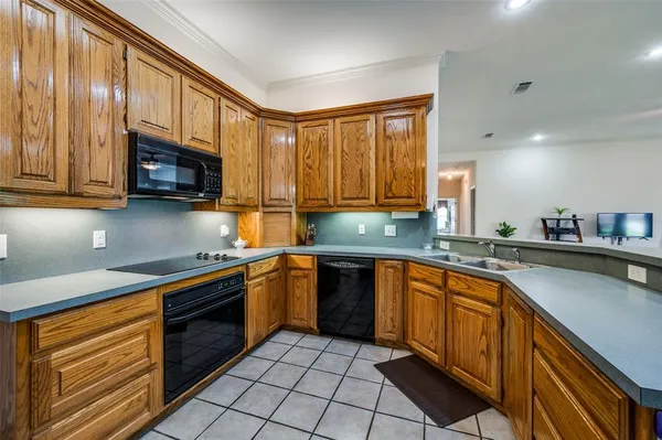 $569,900 | 7457 Somerset Lane, Aubrey, TX 76227