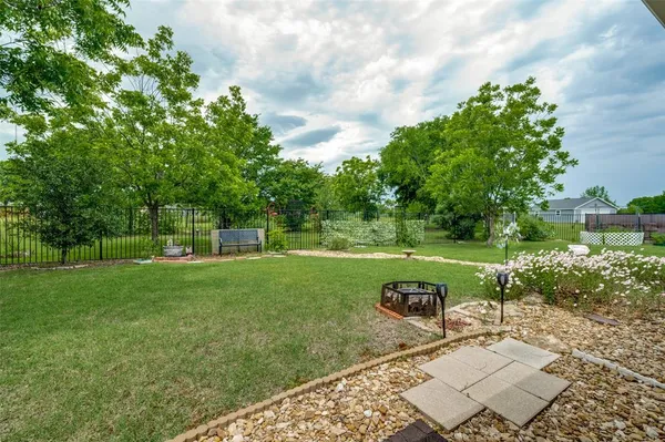 $569,900 | 7457 Somerset Lane, Aubrey, TX 76227