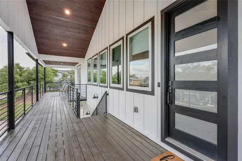 $998,000 | 432 Venture Boulevard South, Point Venture, TX 78645