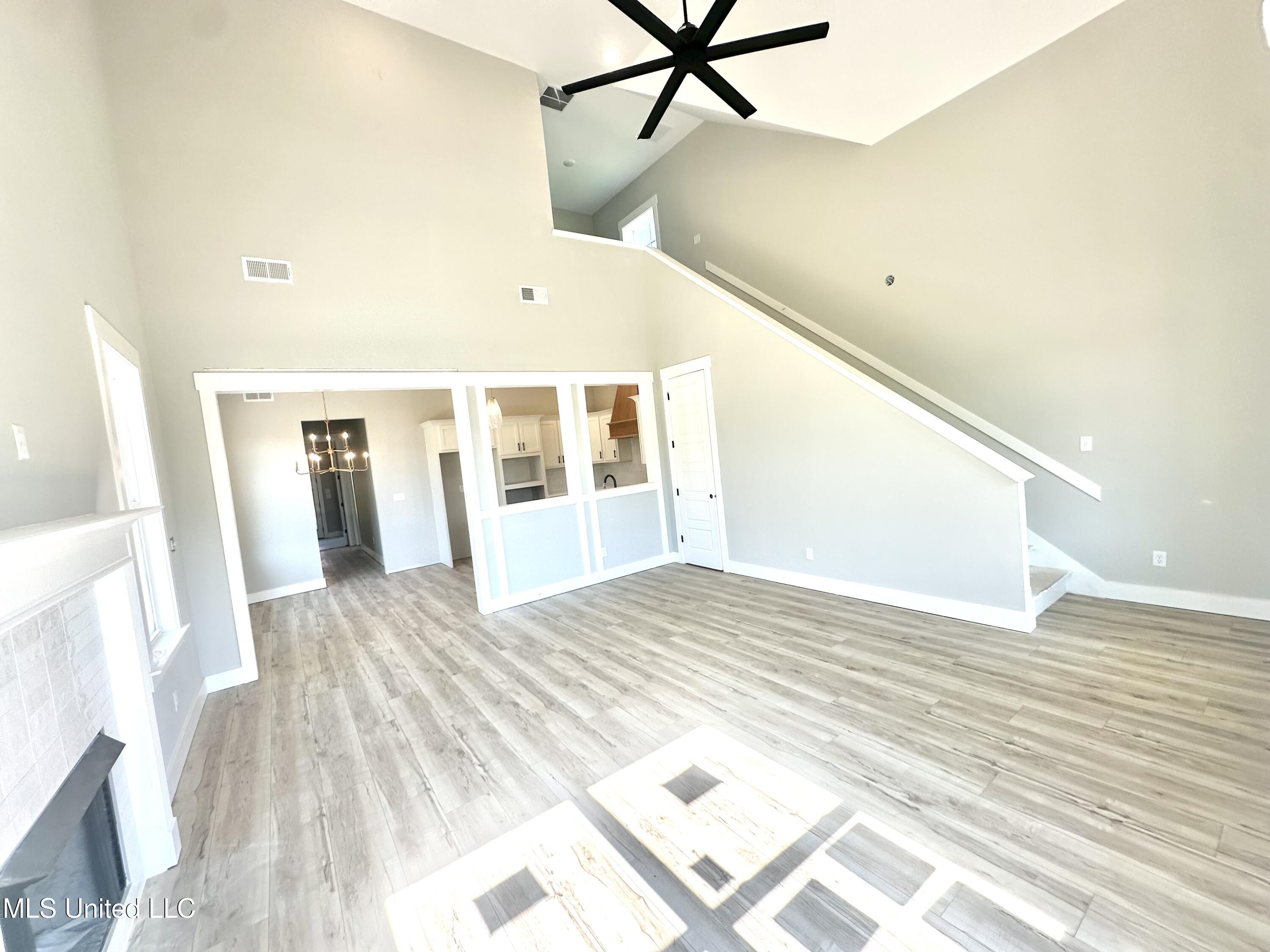 3925 Swan Cove Hernando, MS 38632 - Photo 4 of 22 IMG_2990