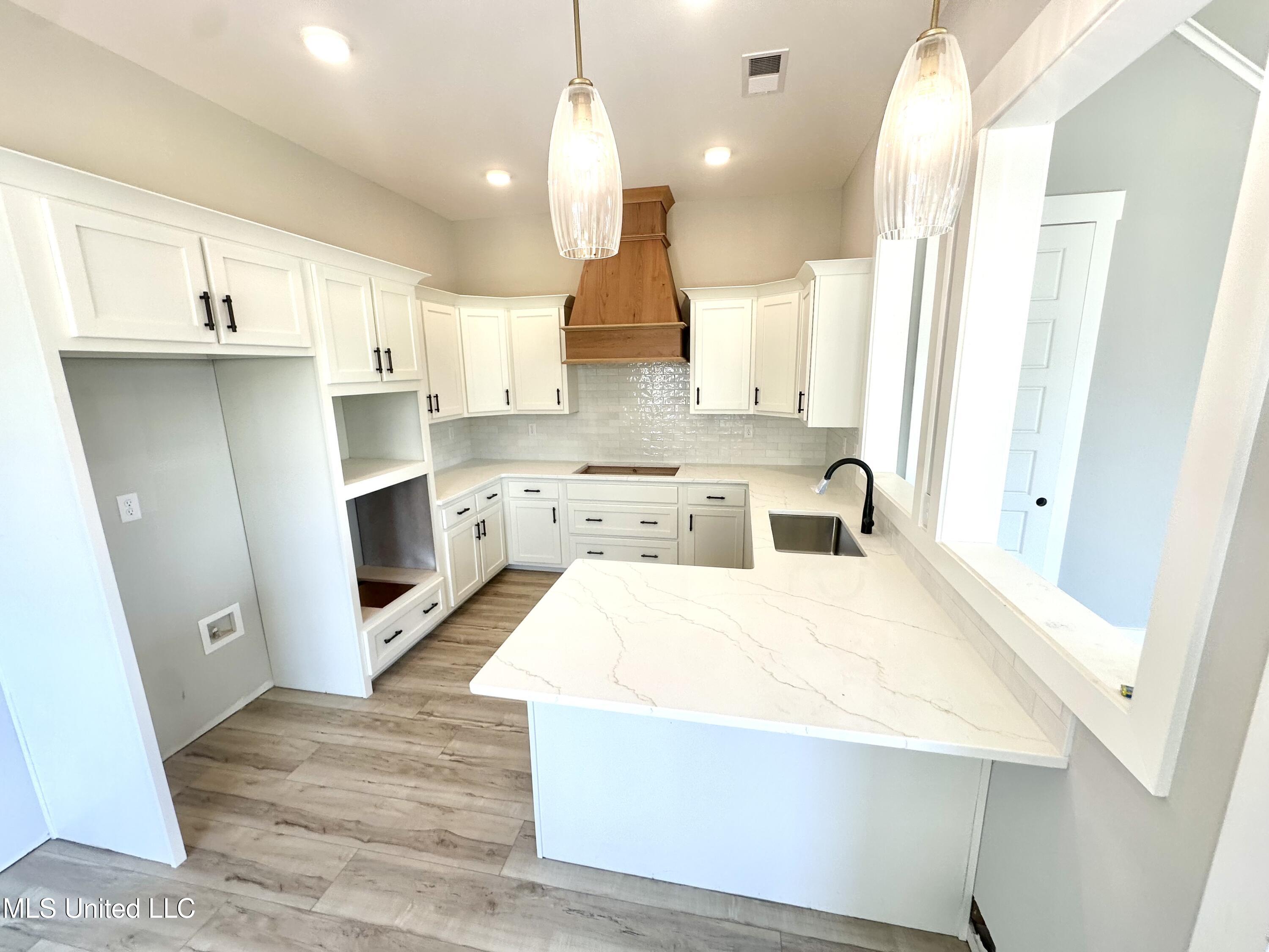 3925 Swan Cove Hernando, MS 38632 - Photo 6 of 22 IMG_2984