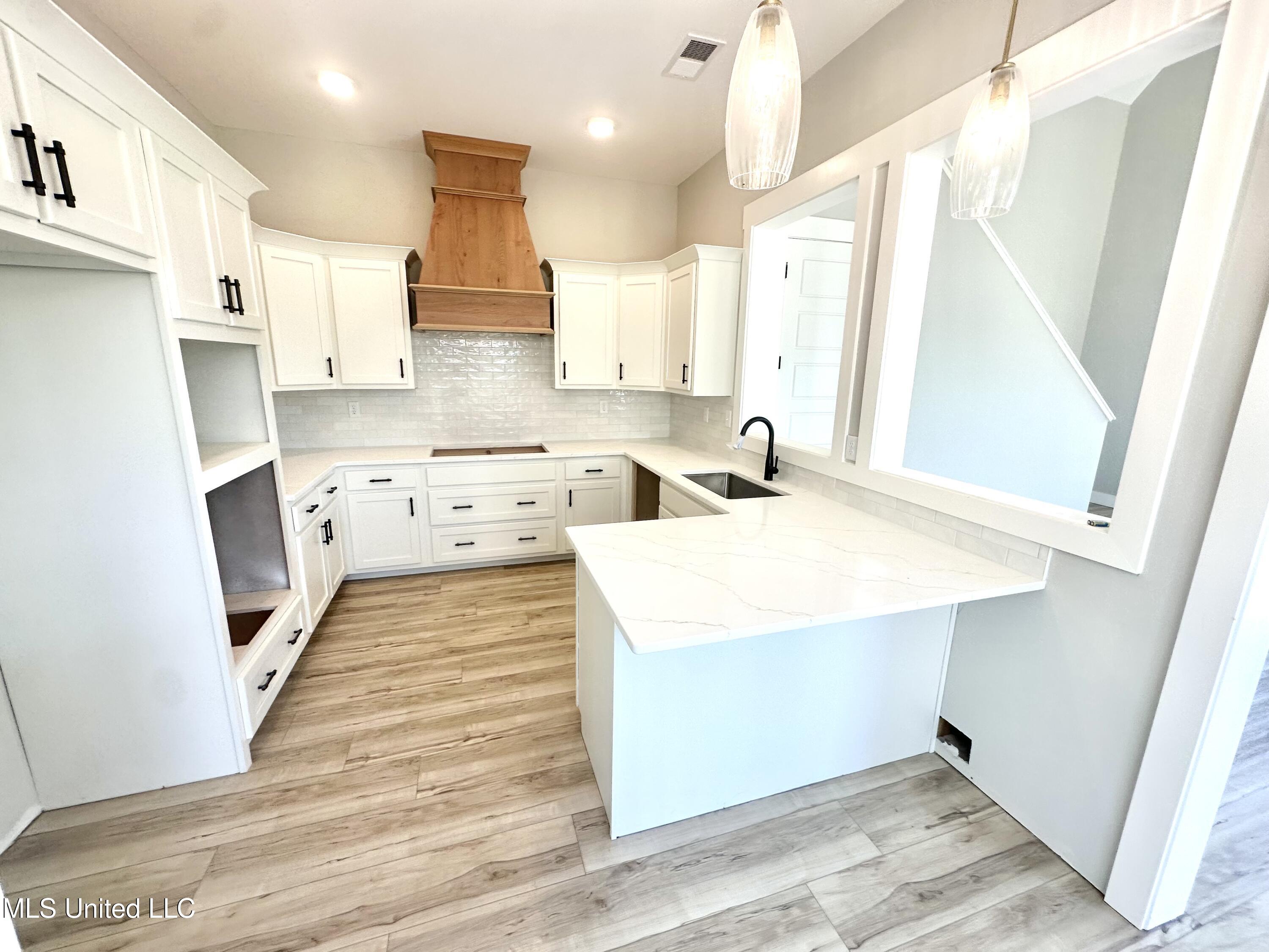 3925 Swan Cove Hernando, MS 38632 - Photo 7 of 22 IMG_2986