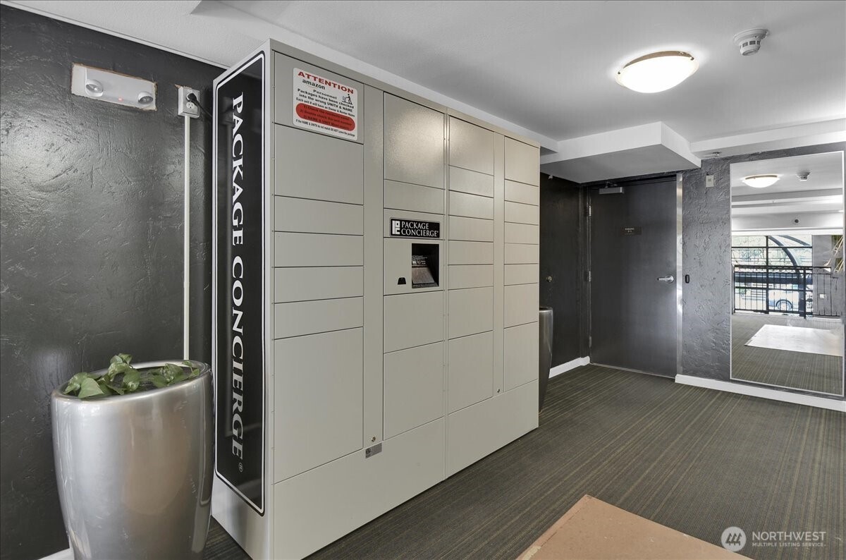 425 Vine Street, Unit 421 Seattle, WA 98121 - Photo 14 of 19