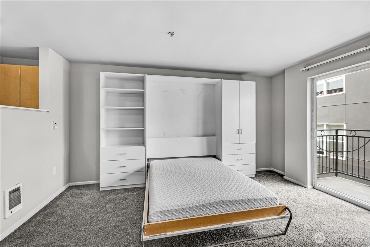 425 Vine Street, Unit 421 Seattle, WA 98121 - Photo 6 of 19