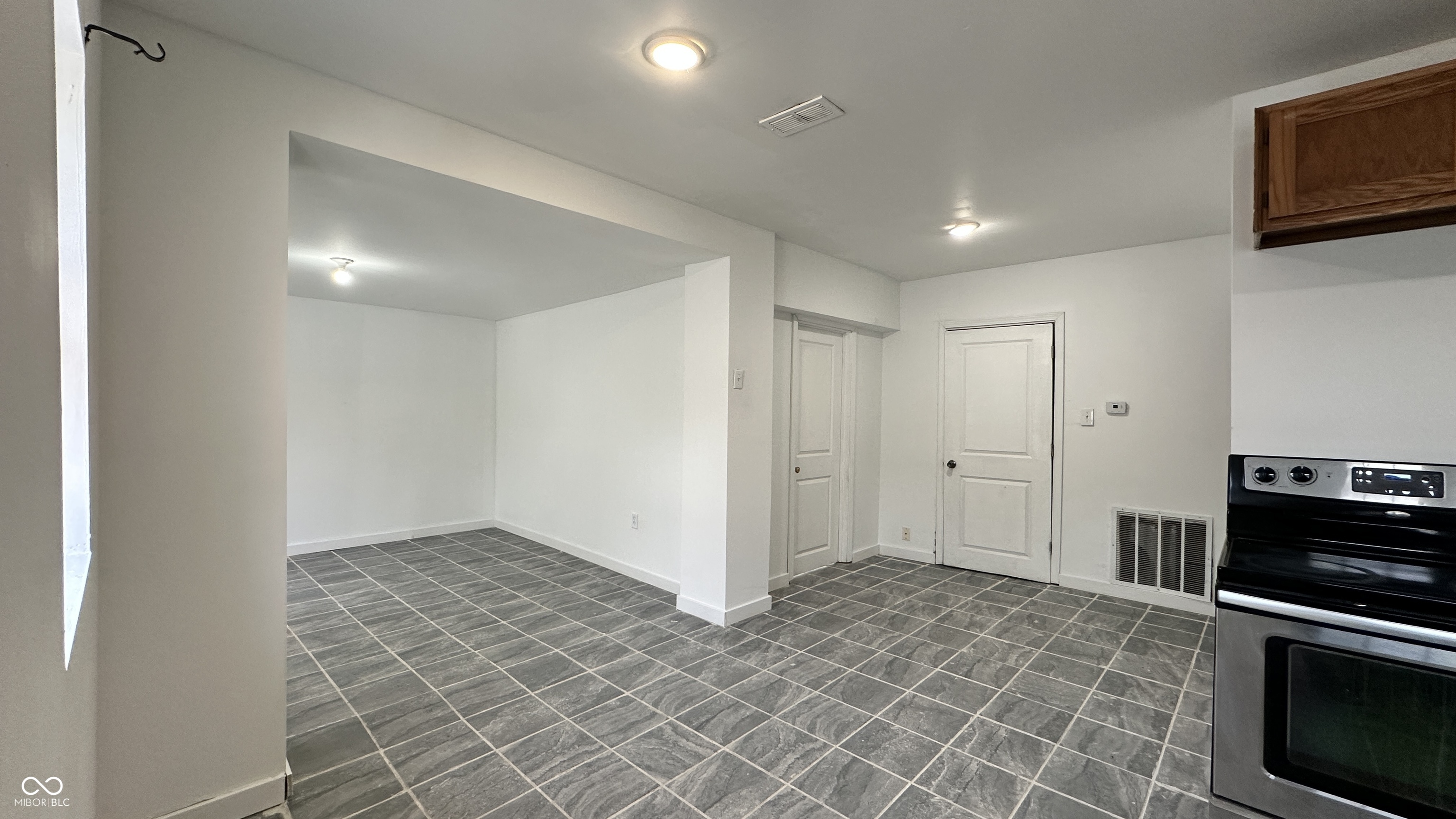 2310 East Raymond Street Indianapolis, IN 46203 - Photo 8 of 23