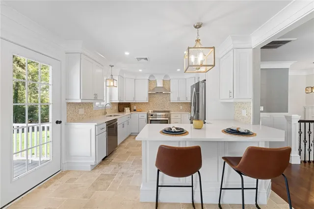 $1,295,000 | 4 Shore Road, Westerly, RI 02891